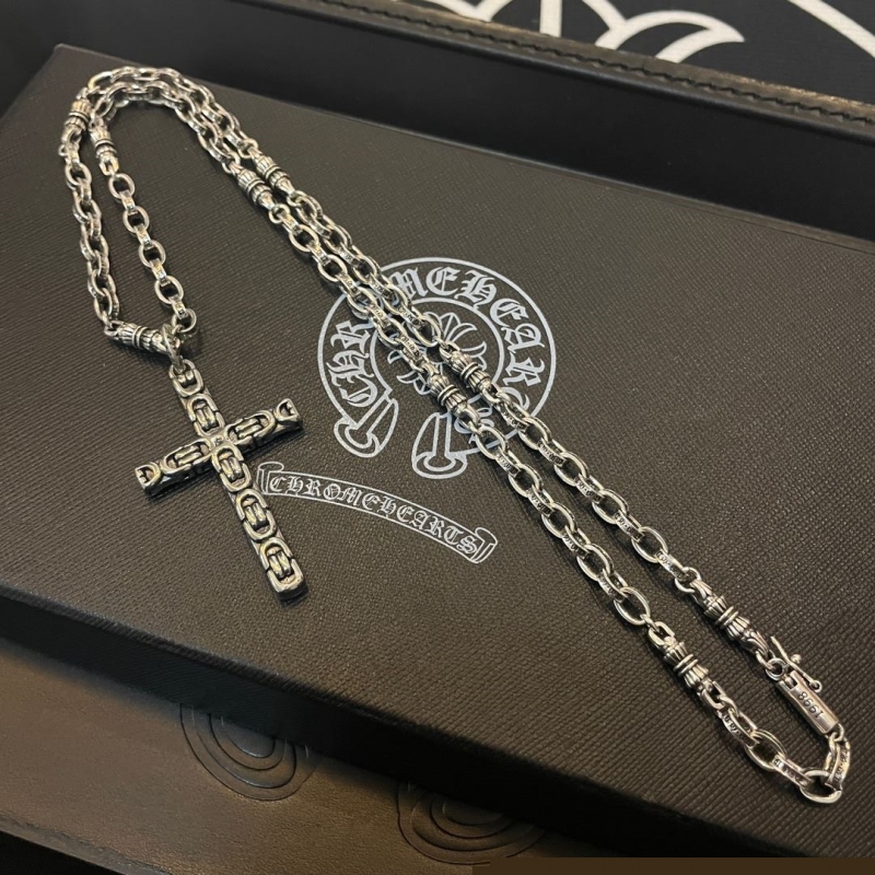 Ch**me He**ts necklaces
